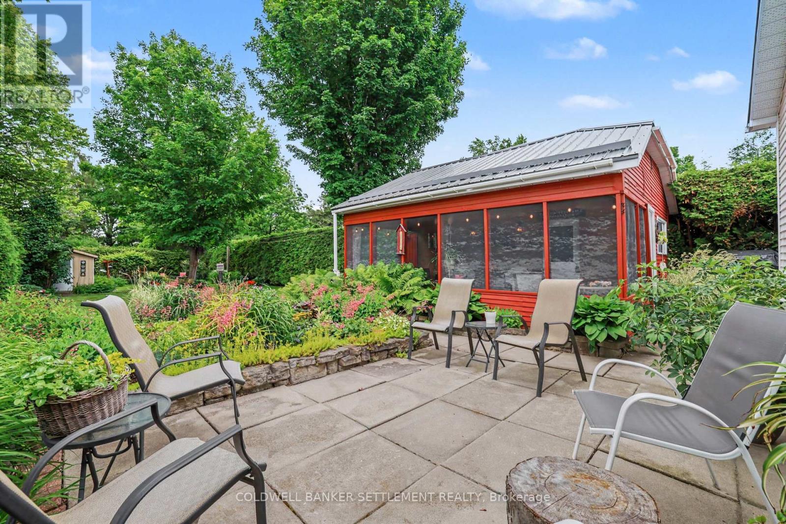 101 DRUMMOND STREET E - 28
