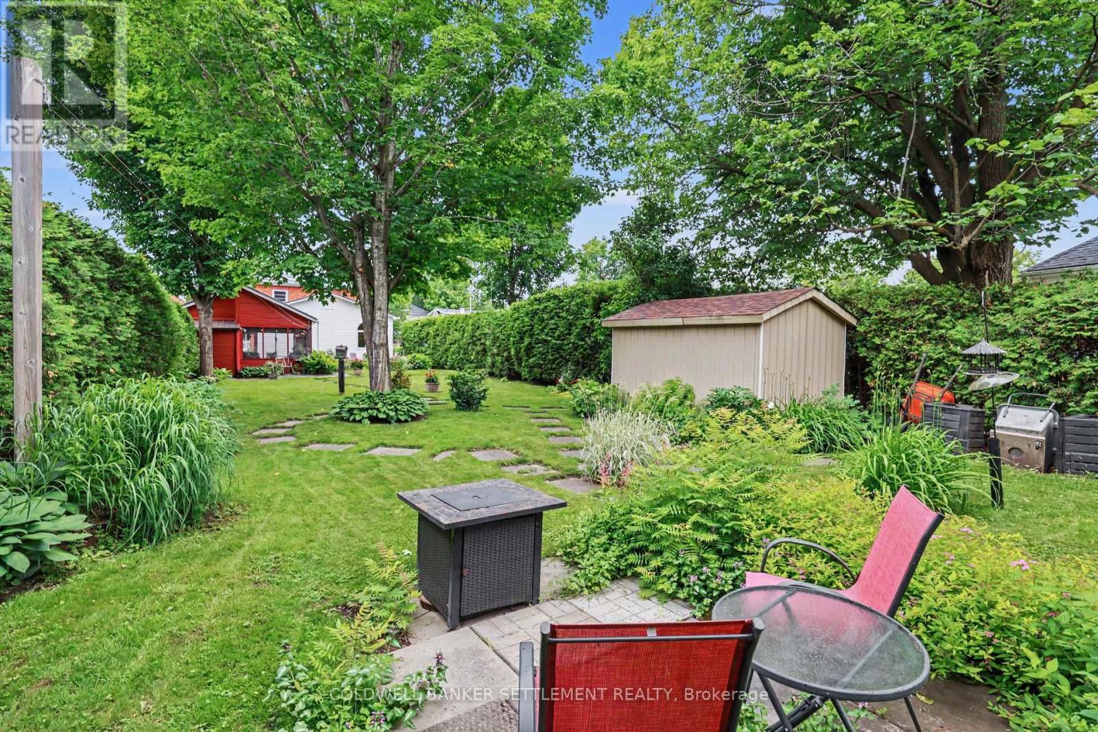 101 DRUMMOND STREET E - 32