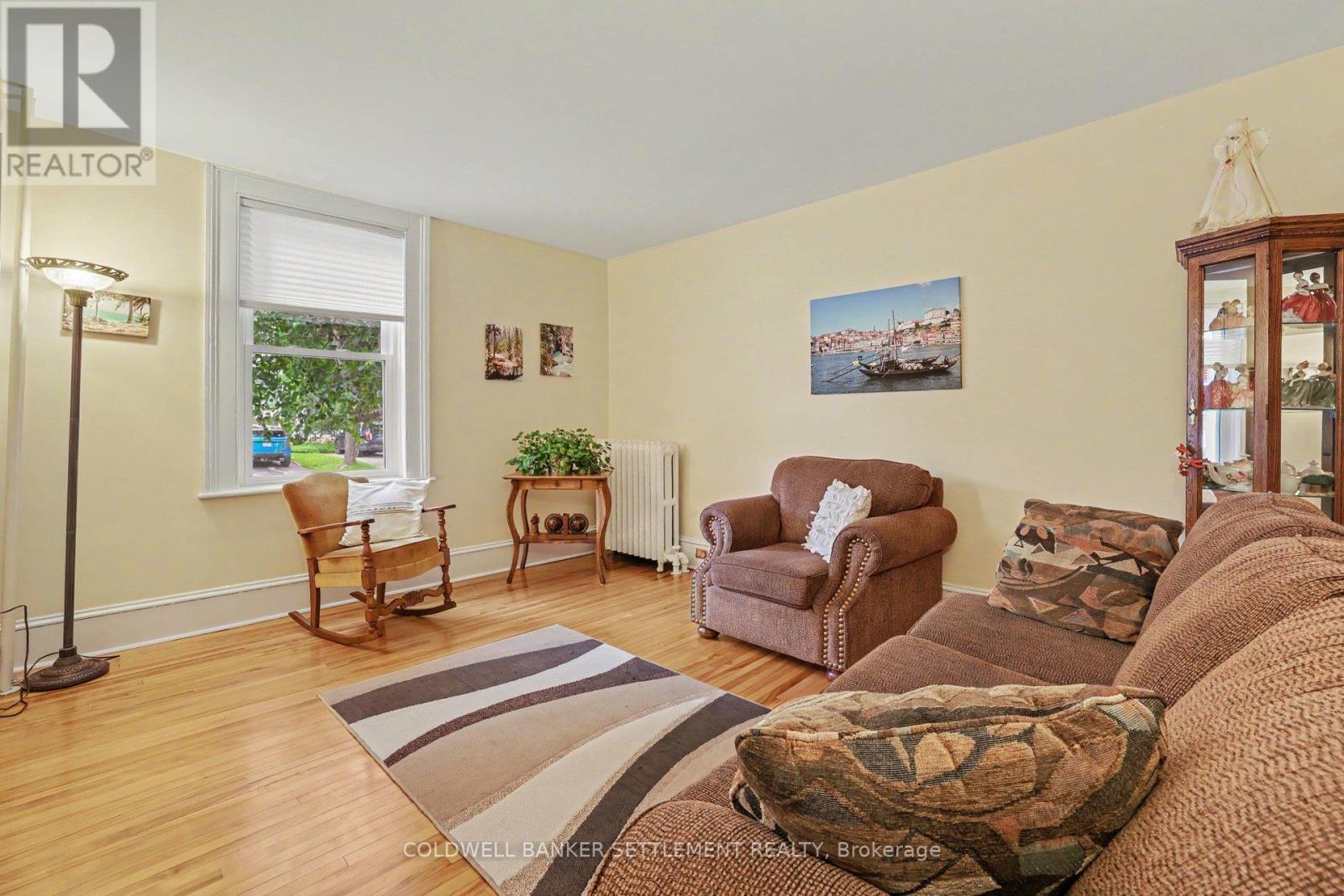 101 DRUMMOND STREET E - 5