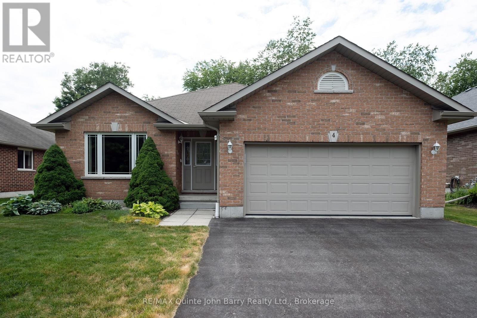 4 ALGONQUIN AVENUE - 1