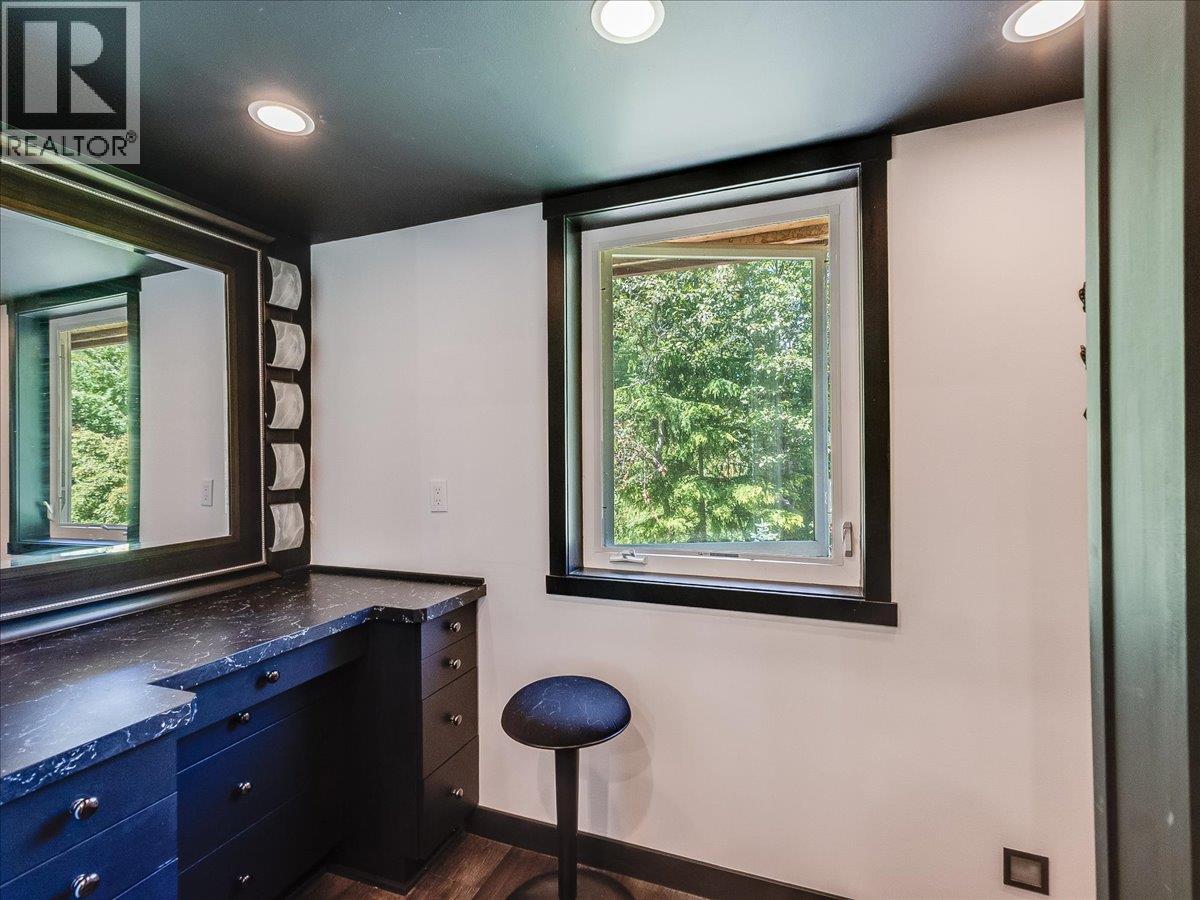 2809 Slocan Valley West Road - 52