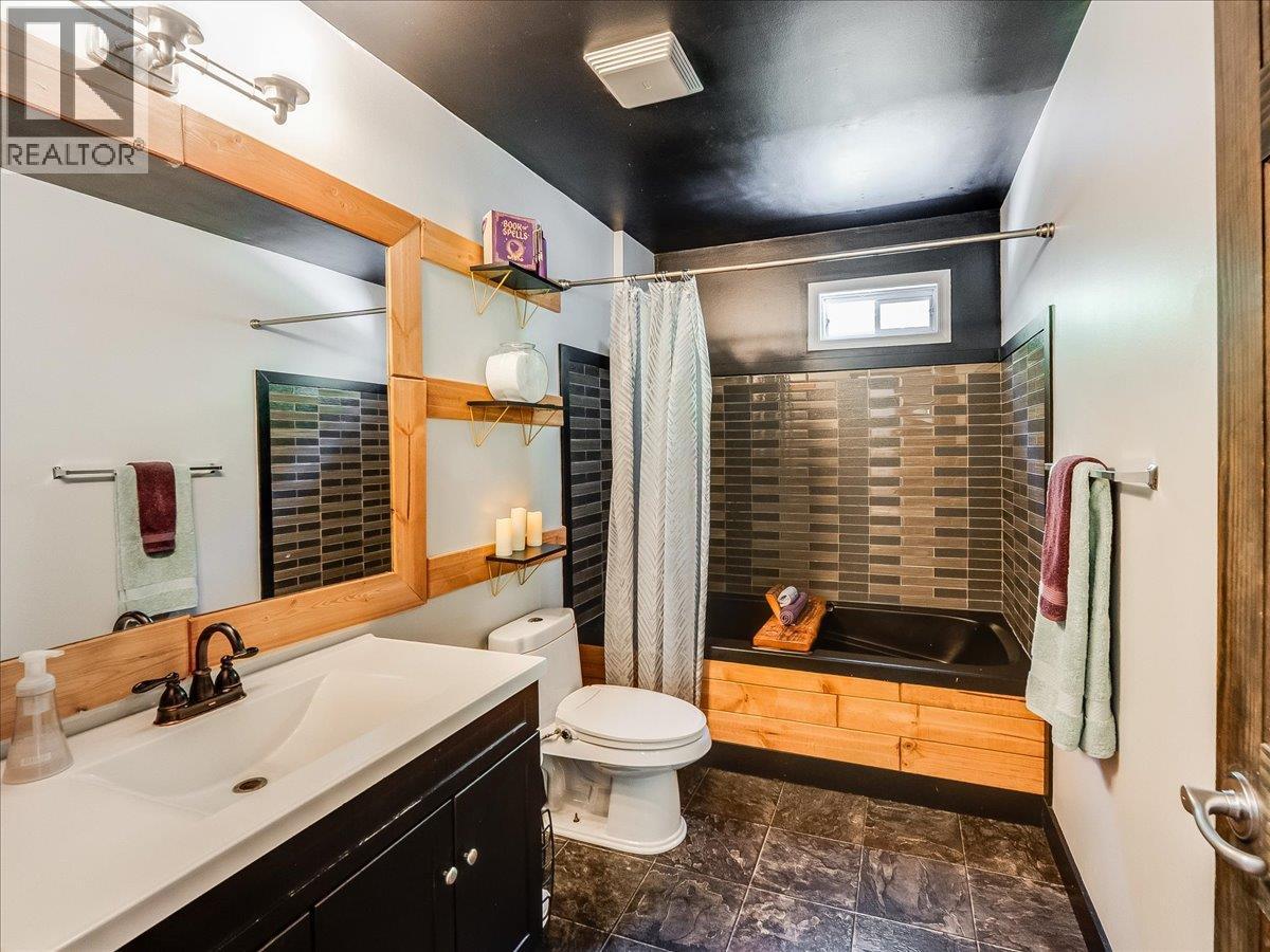 2809 Slocan Valley West Road - 60