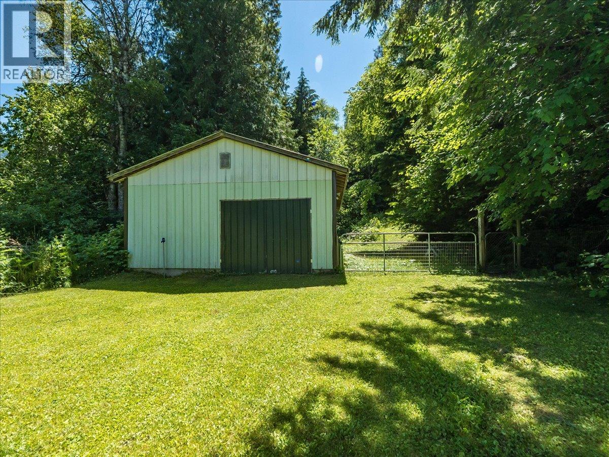 2809 Slocan Valley West Road - 74