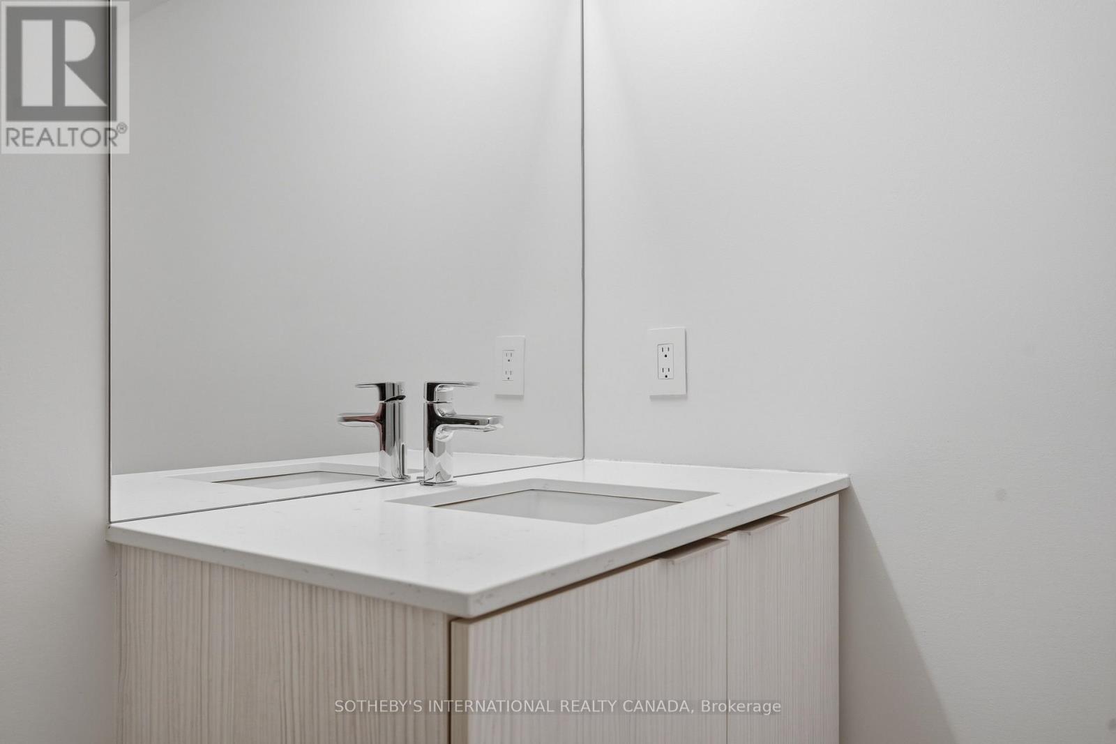 #2108 158 FRONT STREET - 13