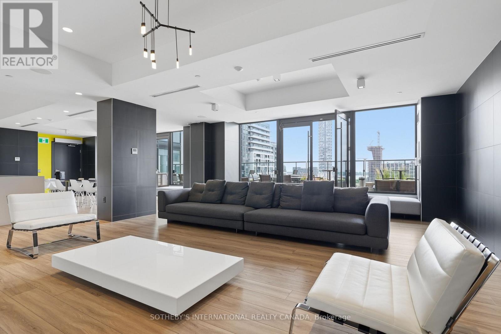 #2108 158 FRONT STREET - 16