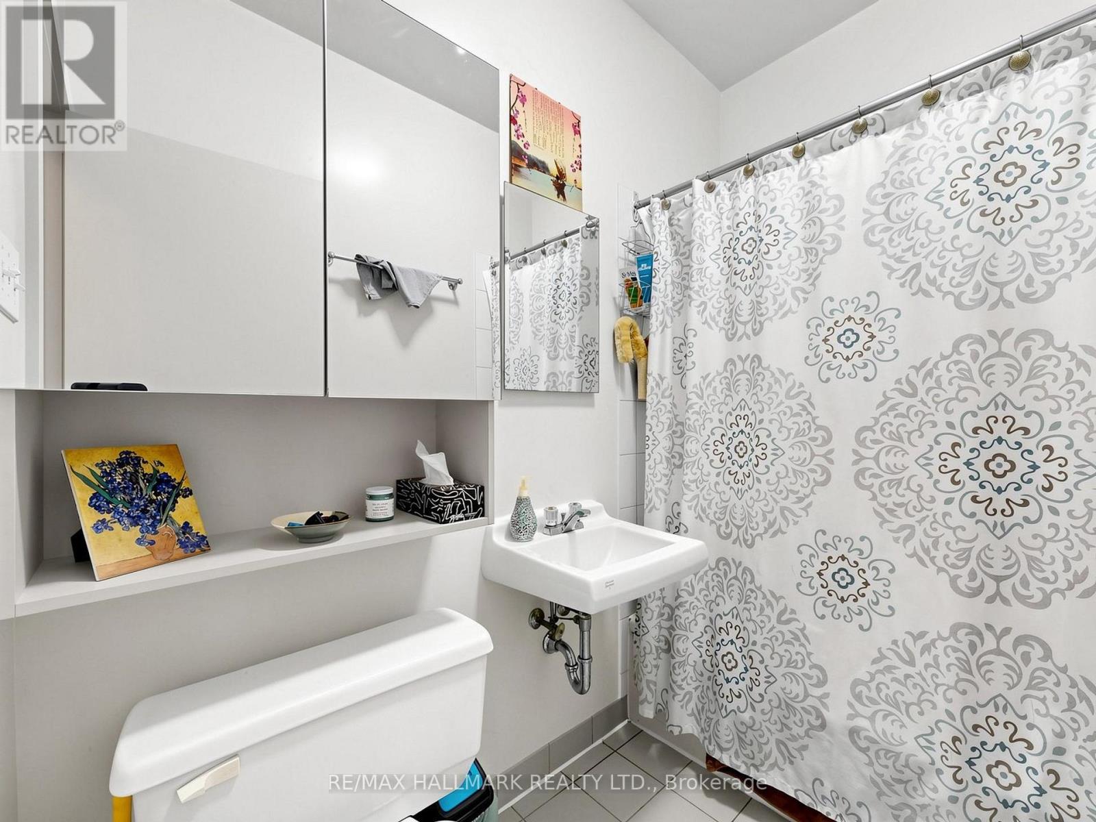 458 MARKHAM STREET - 14