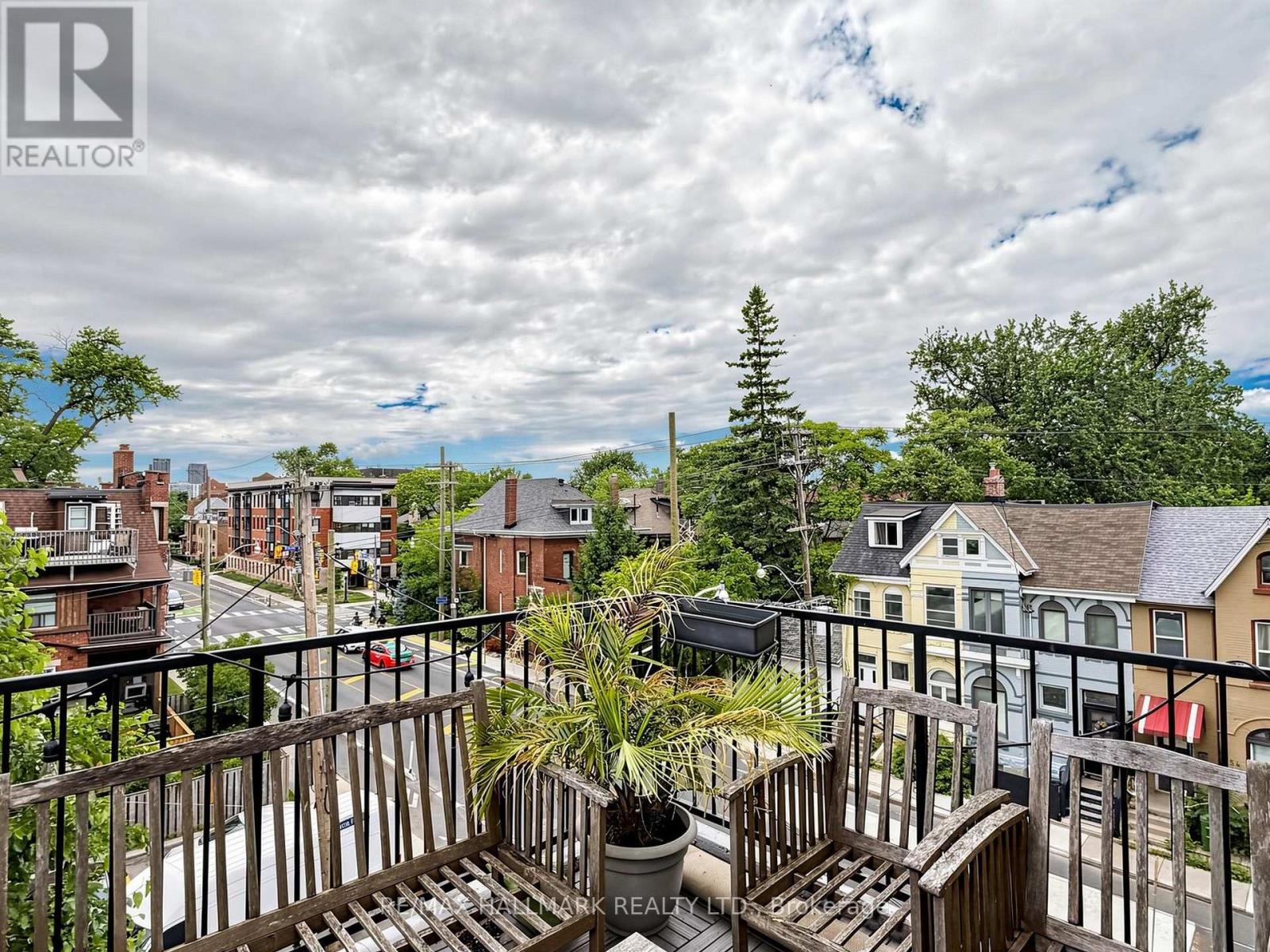 458 MARKHAM STREET - 17