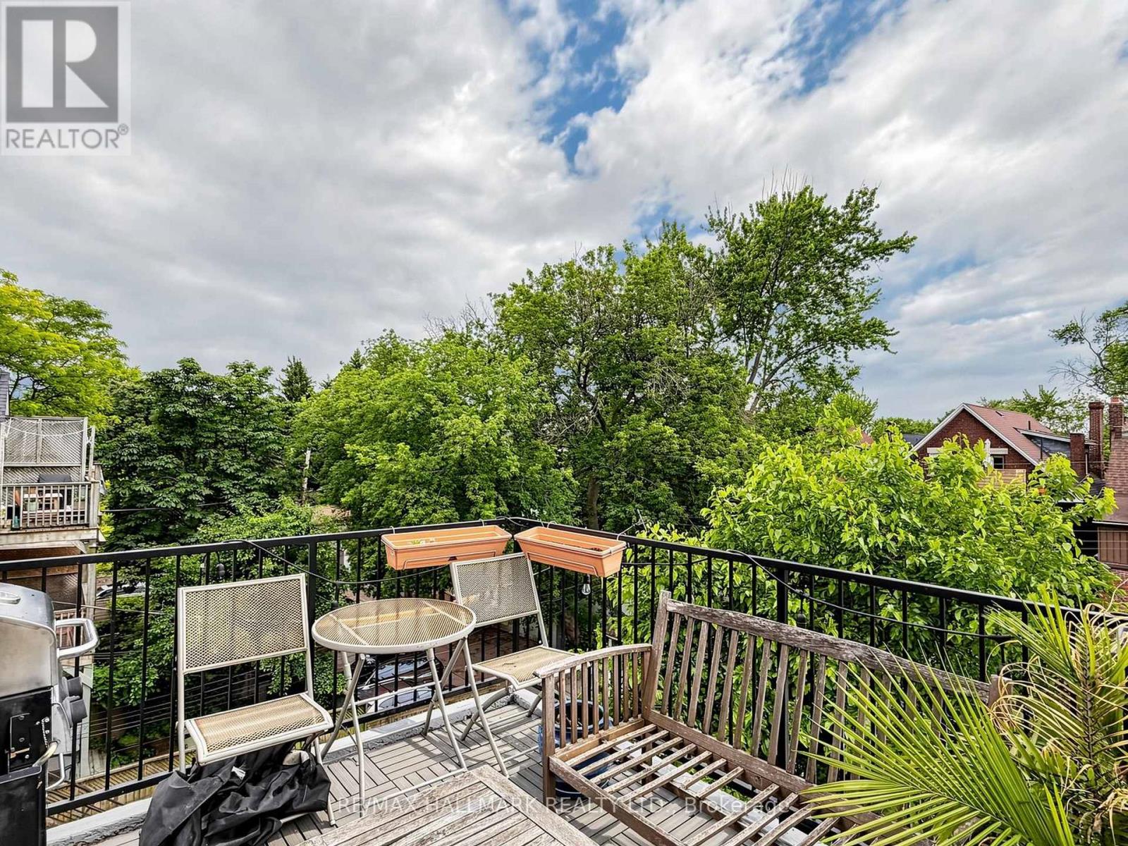 458 MARKHAM STREET - 18