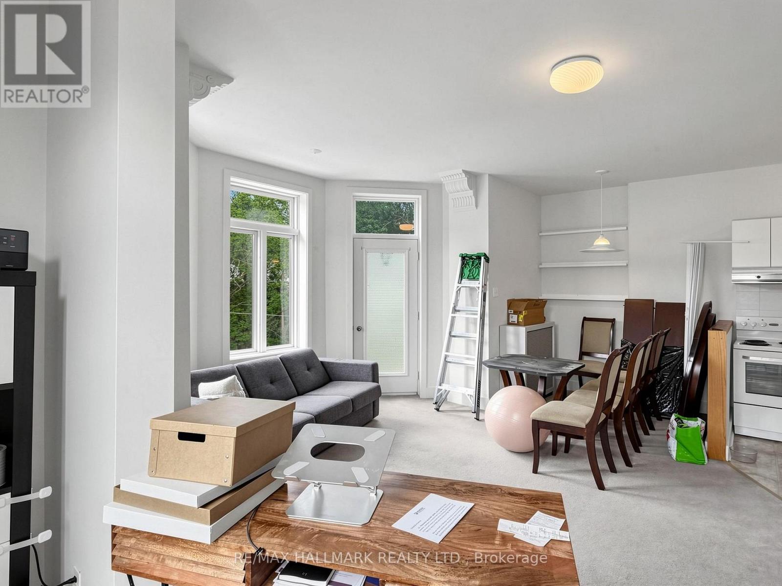 458 MARKHAM STREET - 22
