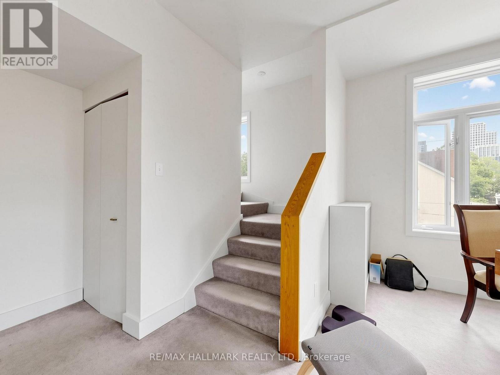 458 MARKHAM STREET - 25
