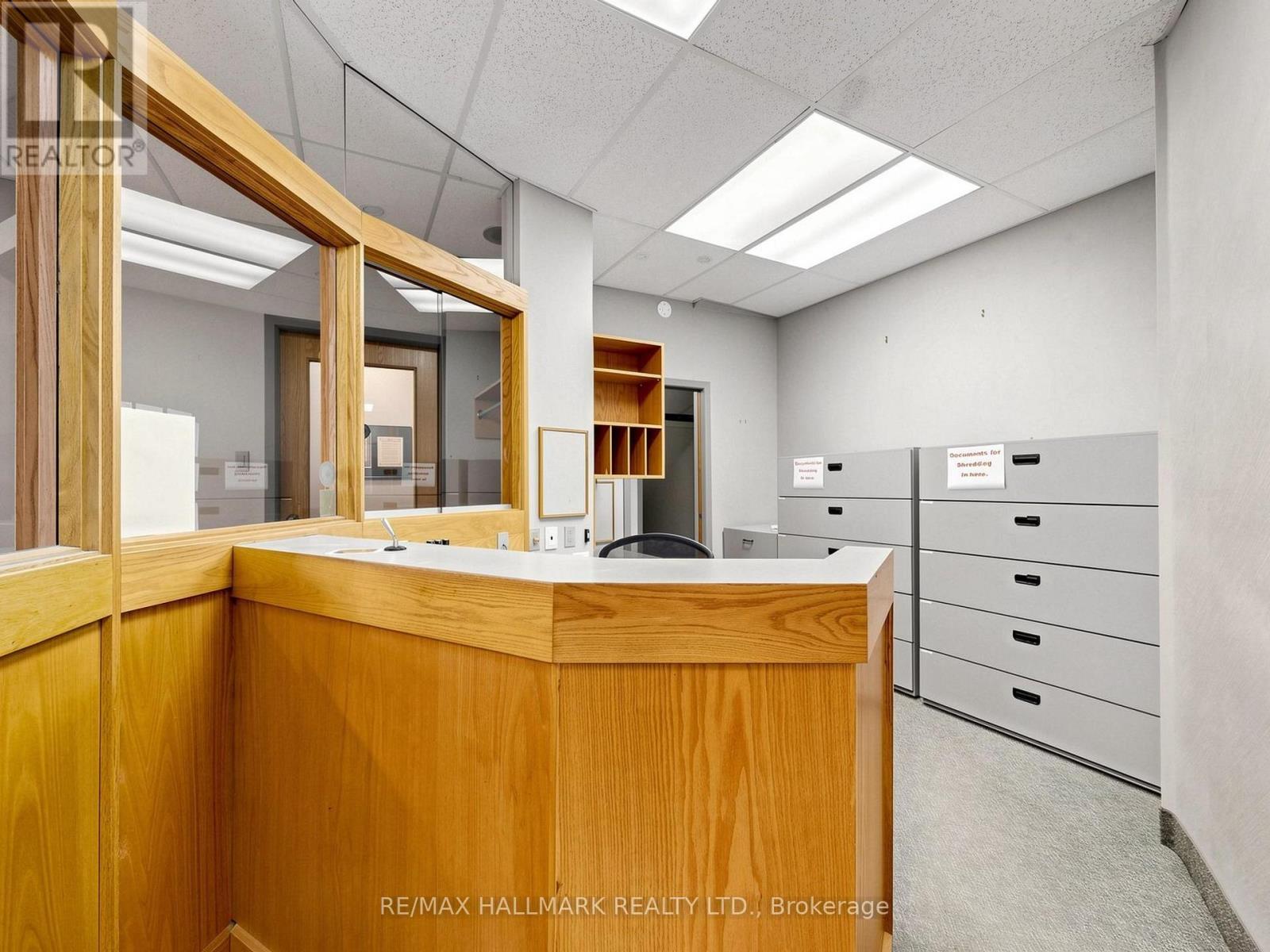 458 MARKHAM STREET - 33
