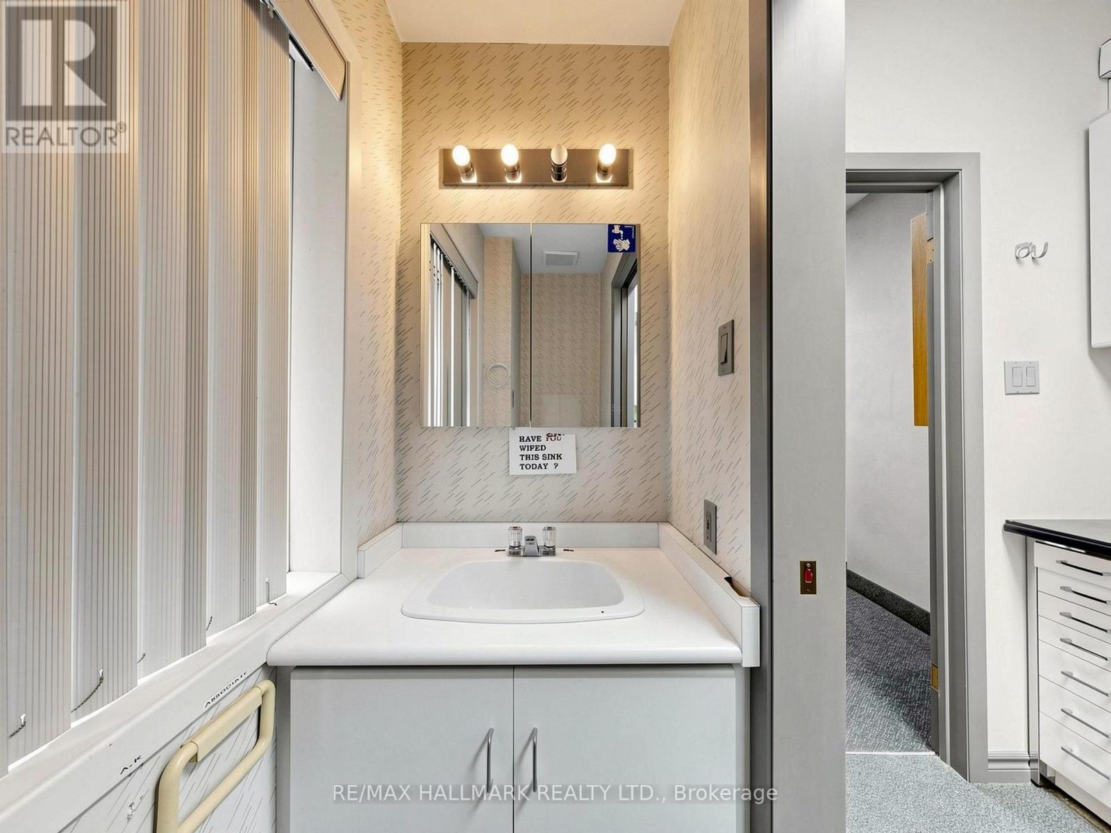 458 MARKHAM STREET - 41