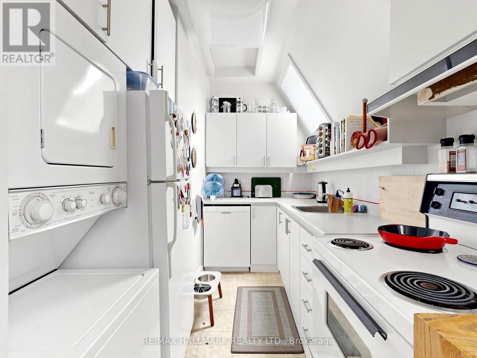 458 MARKHAM STREET - 6