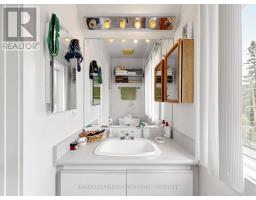 458 Markham Street, Toronto, ON M6G2L2 Photo 10