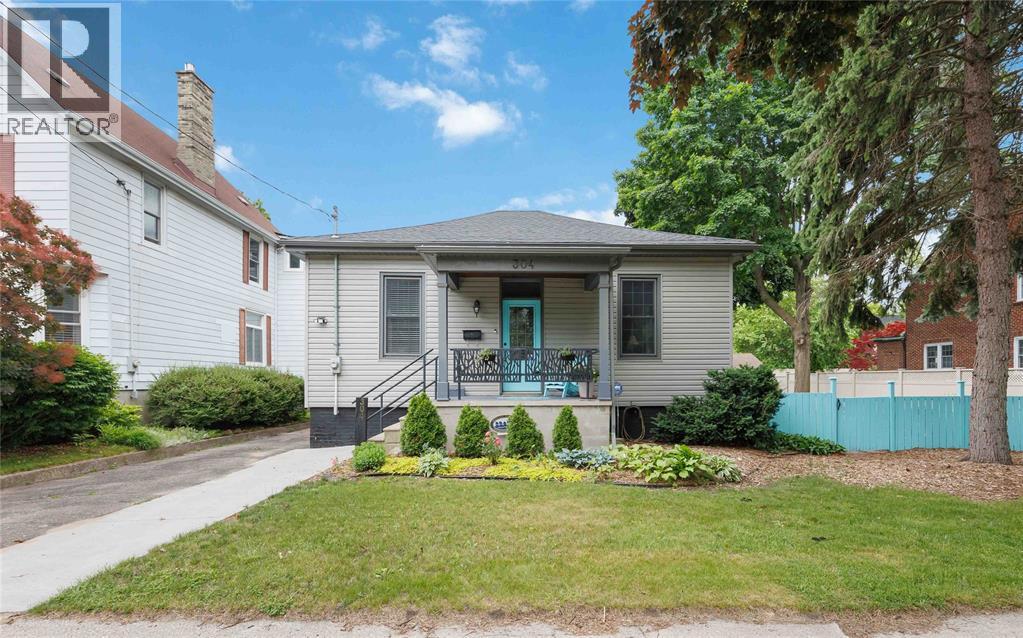 304 BROCK STREET North - 1