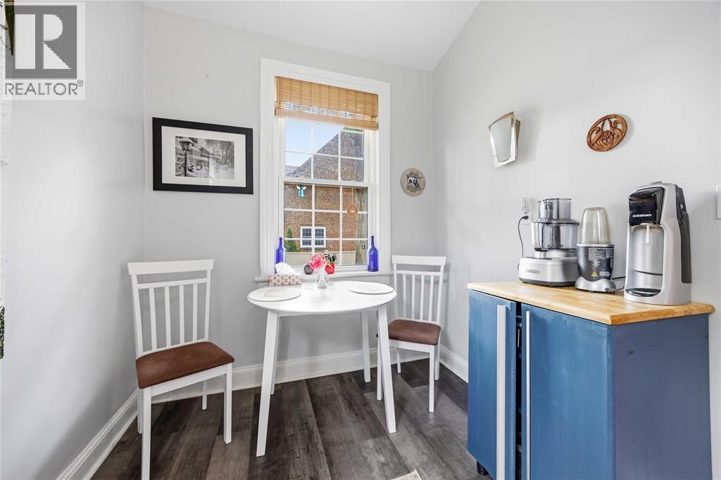 304 BROCK STREET North - 15