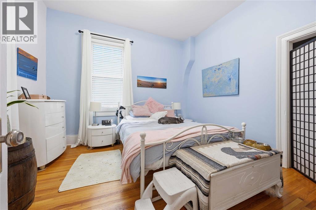 304 BROCK STREET North - 21