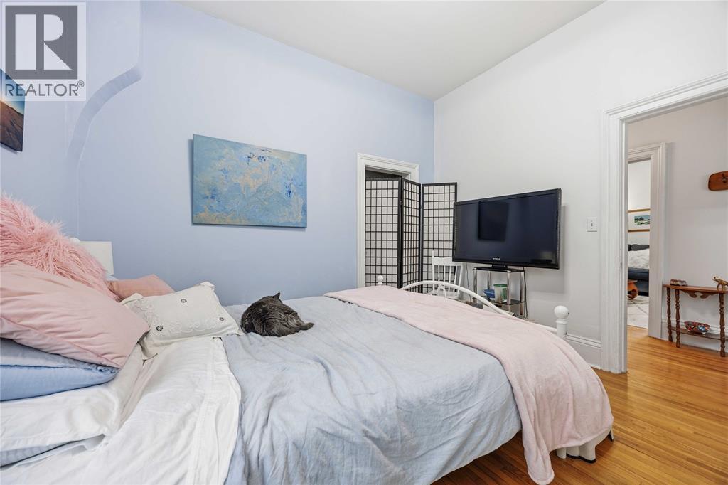304 BROCK STREET North - 22