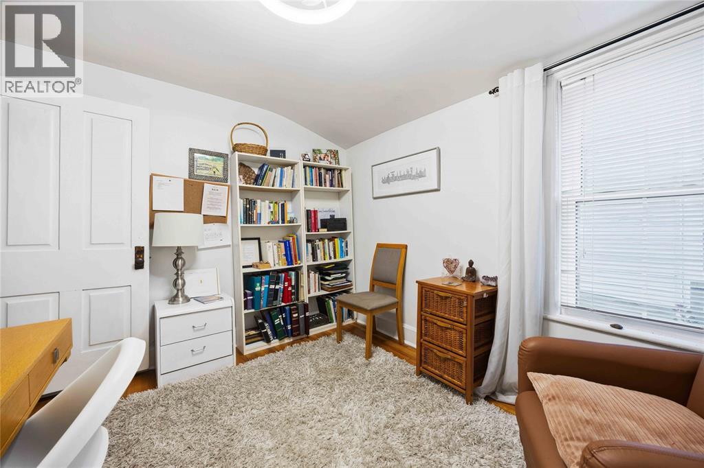 304 BROCK STREET North - 30