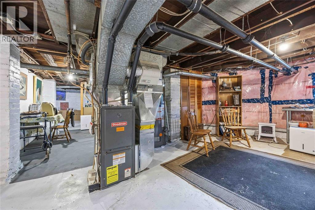 304 BROCK STREET North - 34
