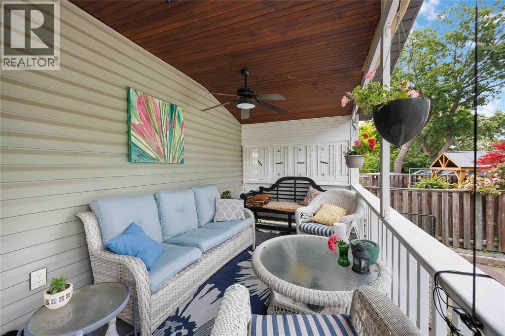 304 BROCK STREET North - 36