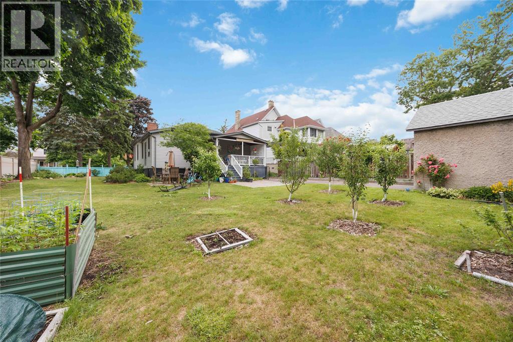 304 BROCK STREET North - 41