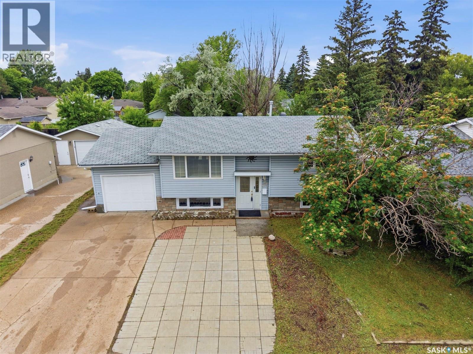 526 McKercher DRIVE — photo 32