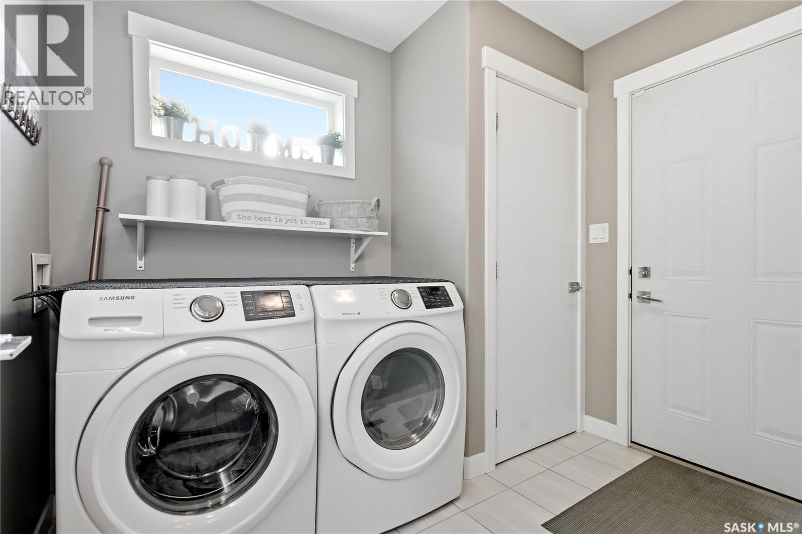323 Cowan CRESCENT - 23