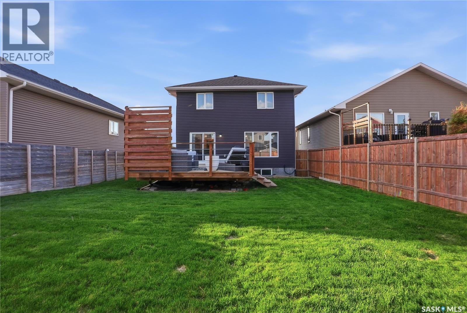 323 Cowan CRESCENT - 32
