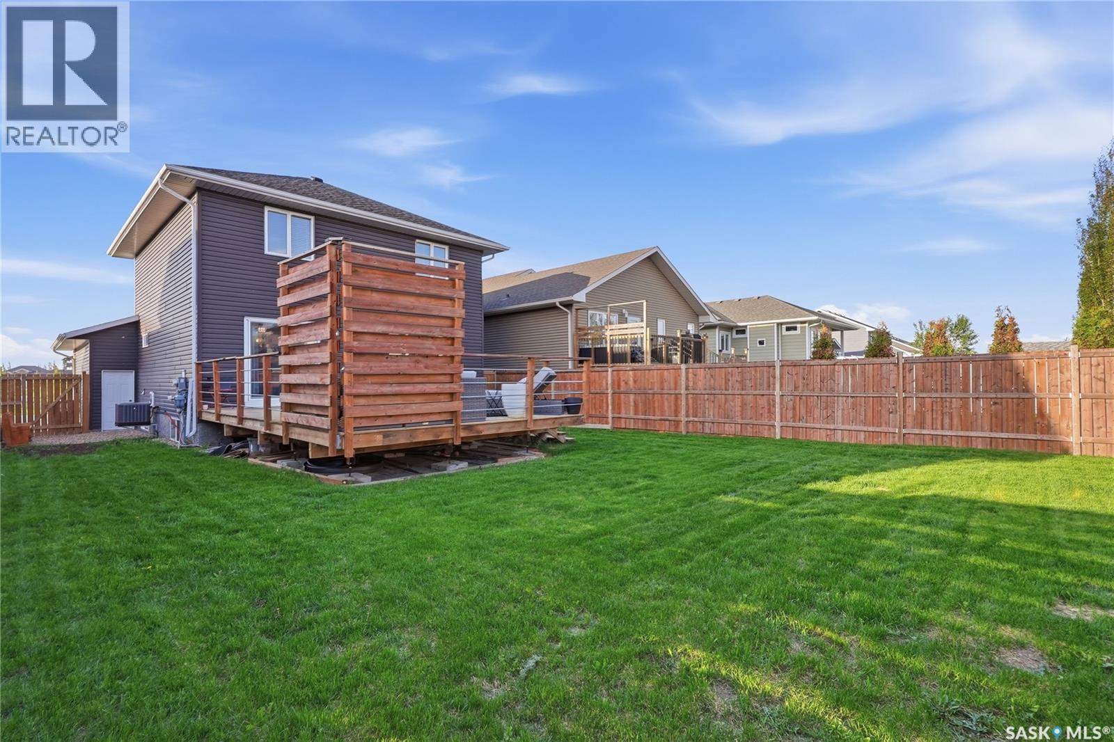 323 Cowan CRESCENT - 34