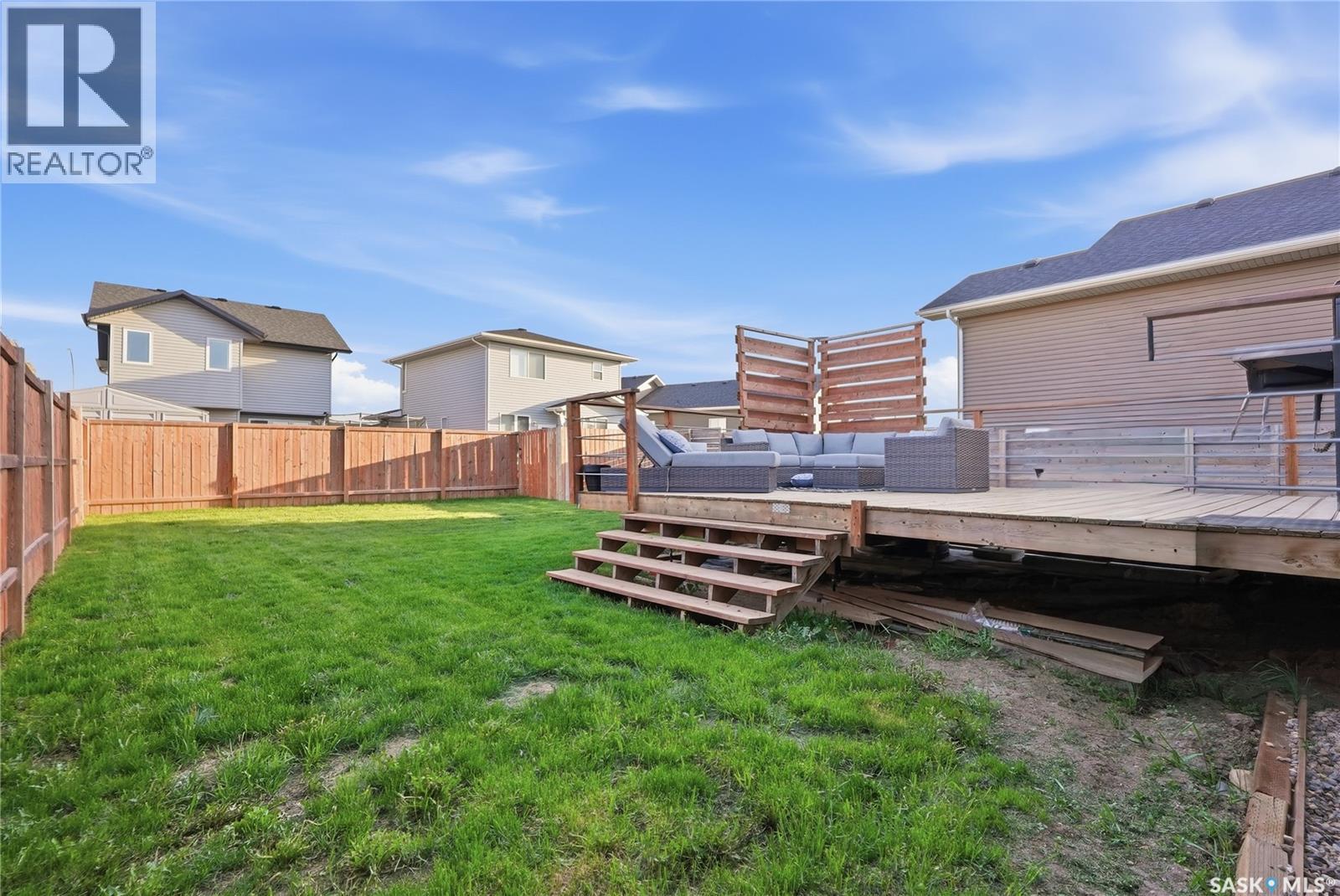 323 Cowan CRESCENT - 35