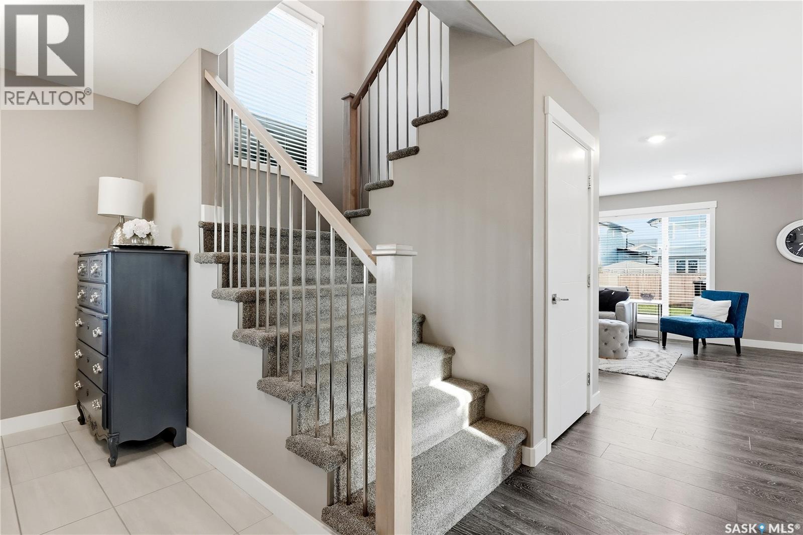 323 Cowan CRESCENT - 4