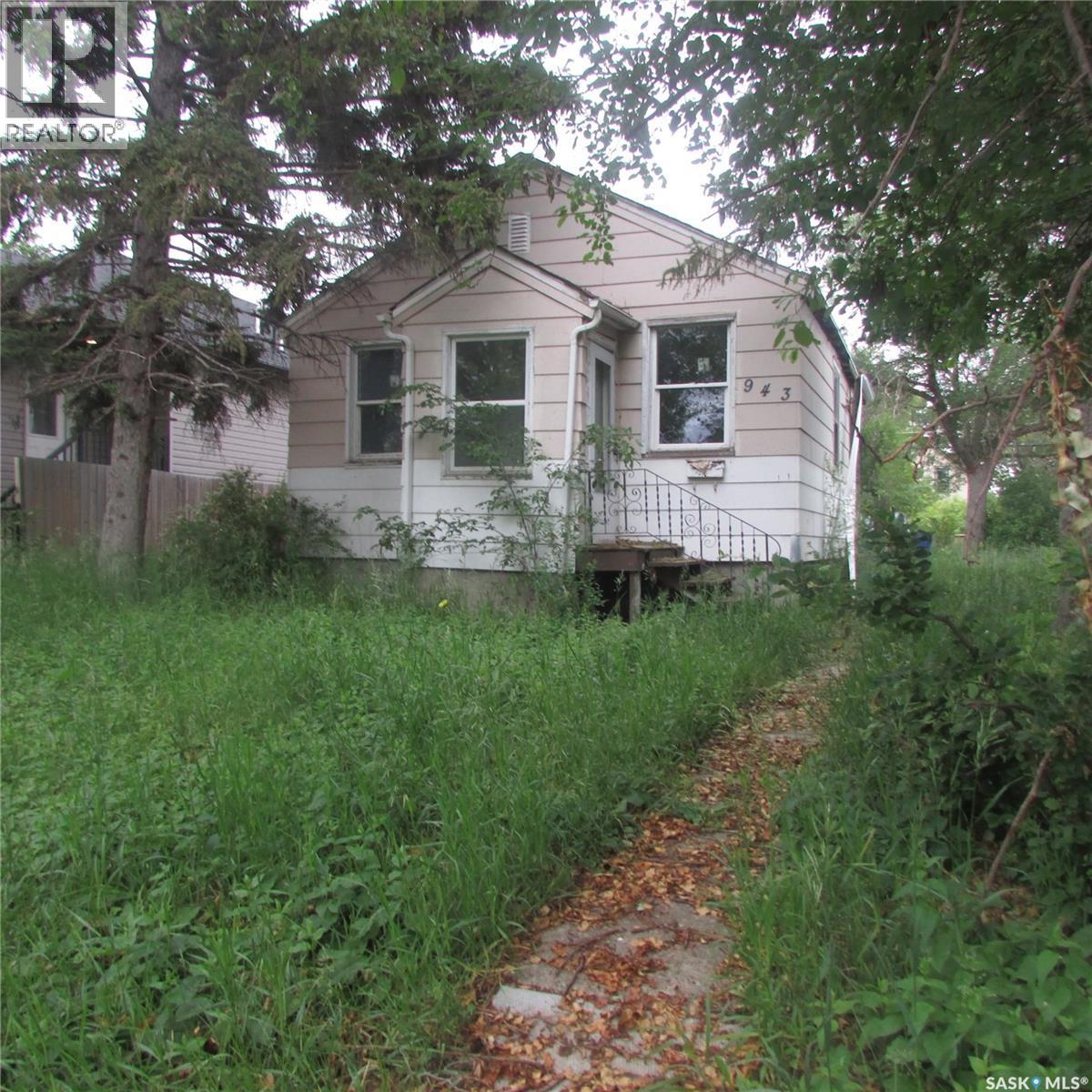 943 Athol STREET - 2