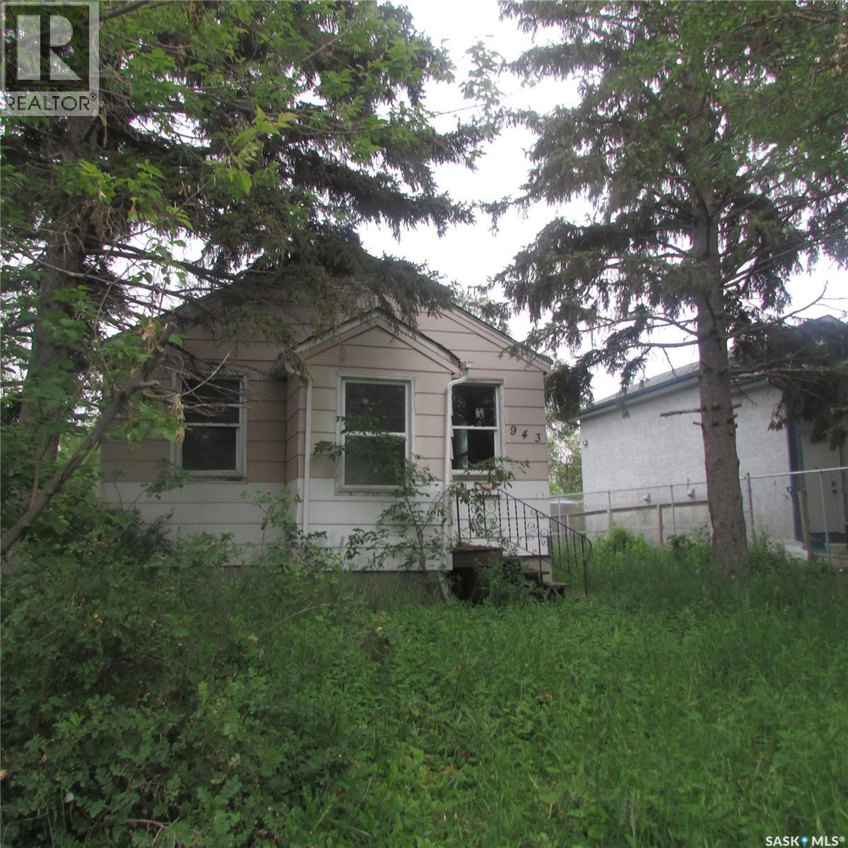 943 Athol STREET - 3