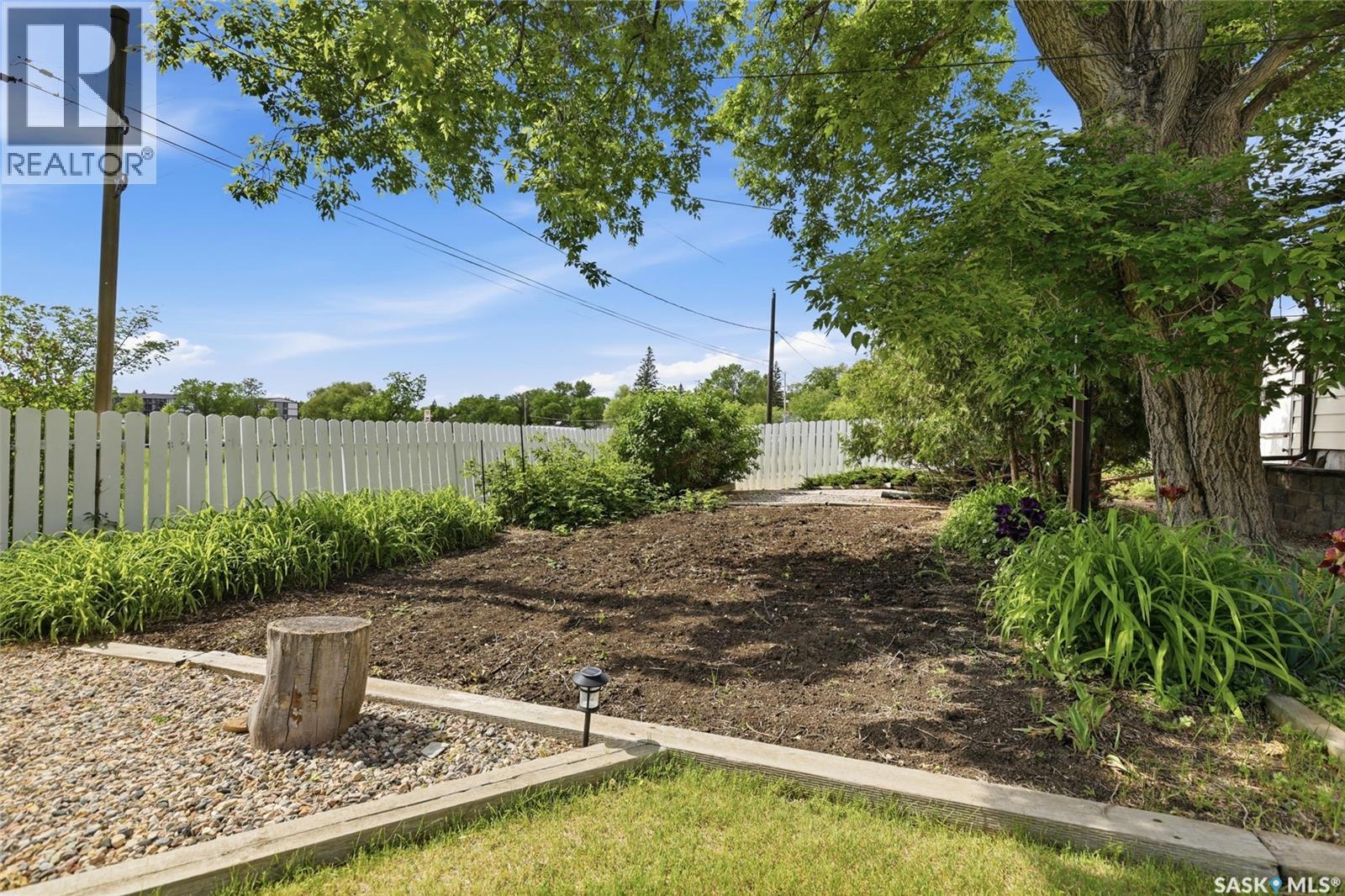 133 Ellison CRESCENT — photo 33
