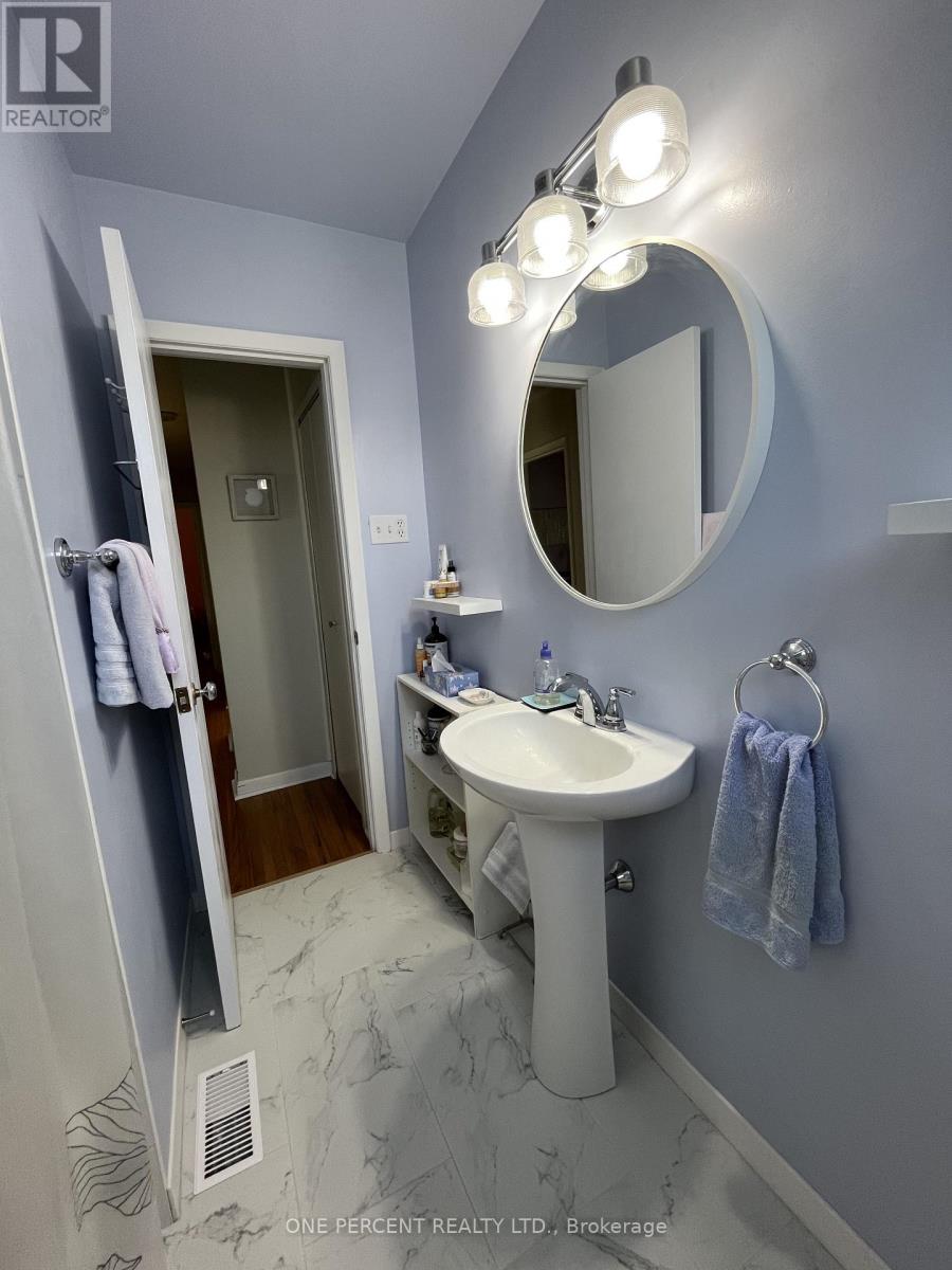 164 REDFORD CRESCENT - 13
