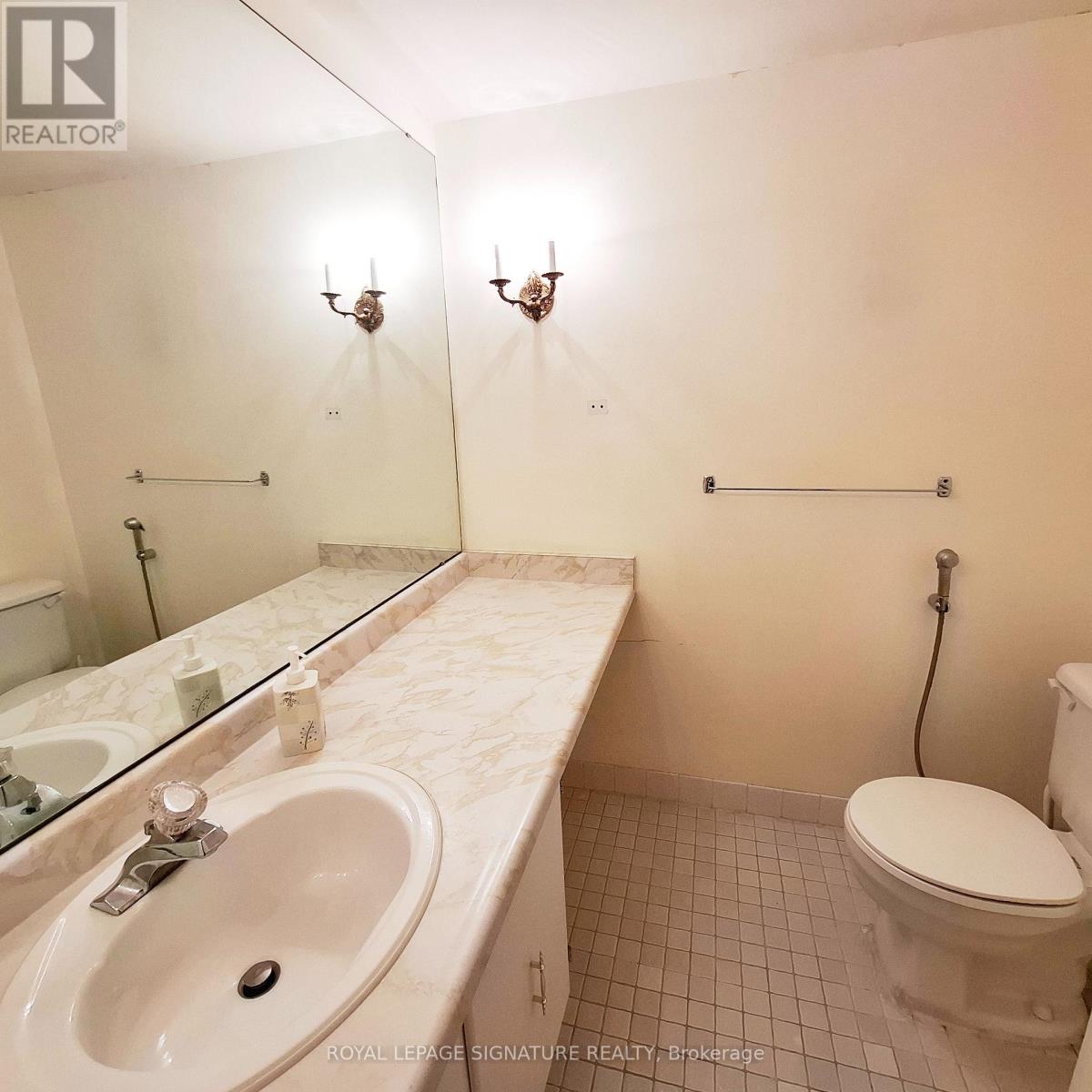 #1210 60 INVERLOCHY BOULEVARD - 14