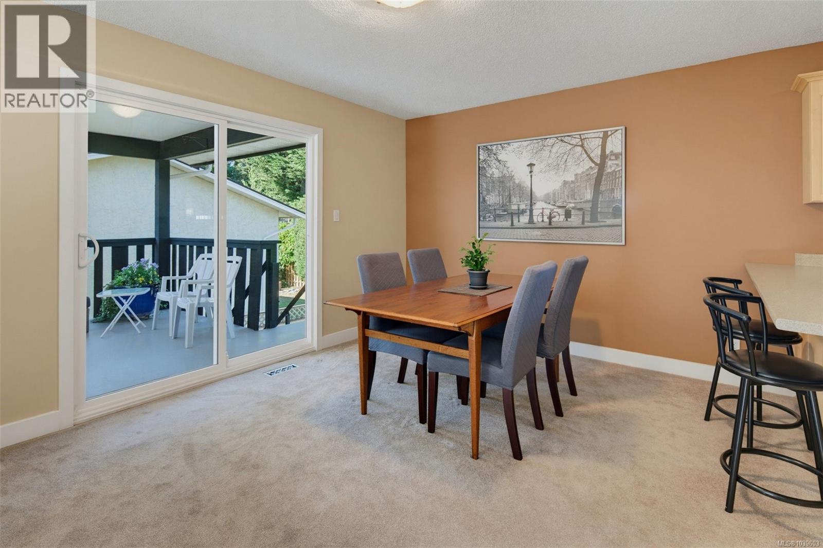  755 Mann Avenue, Saanich