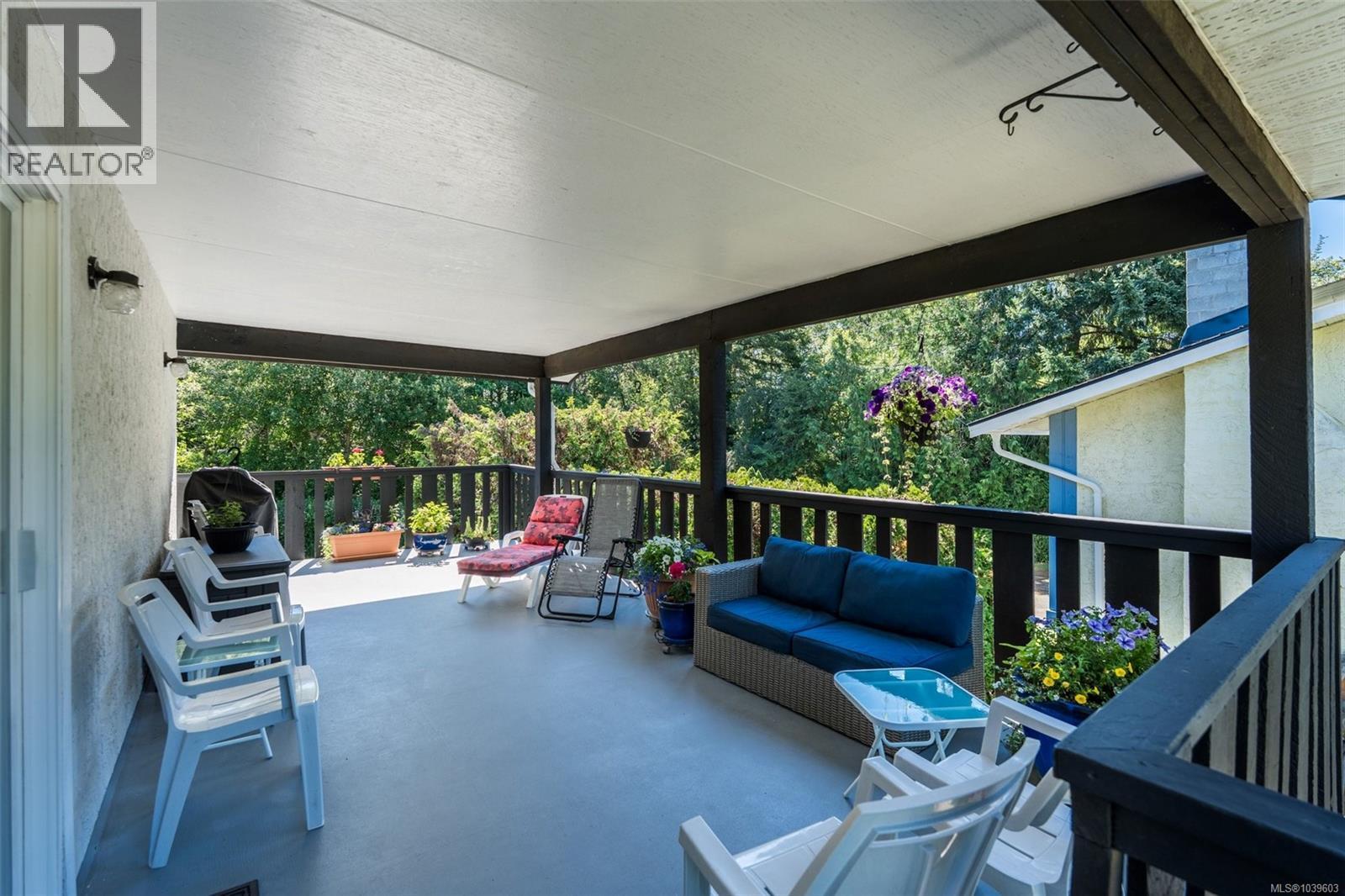  755 Mann Avenue, Saanich