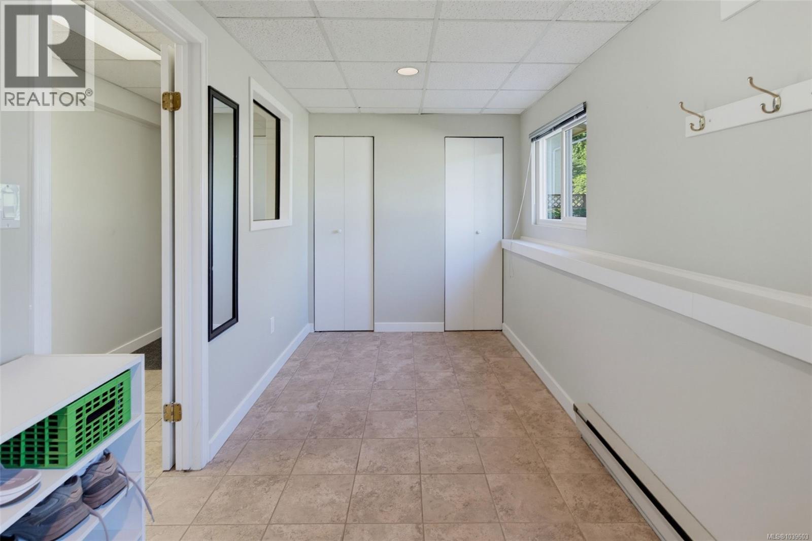  755 Mann Avenue, Saanich