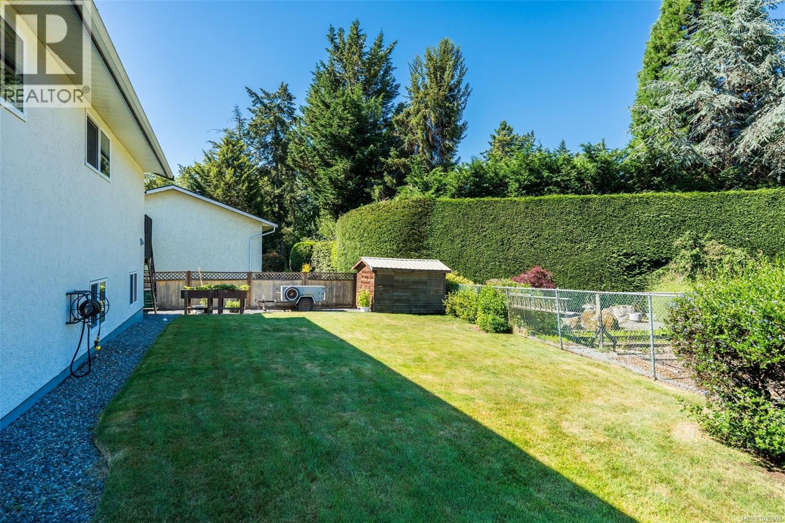  755 Mann Avenue, Saanich