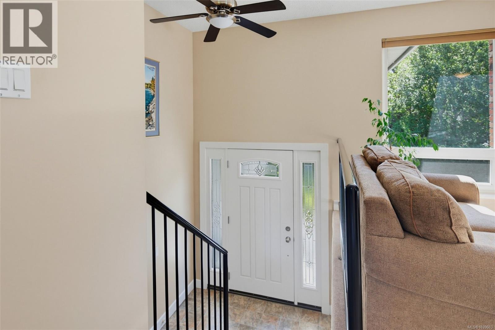  755 Mann Avenue, Saanich