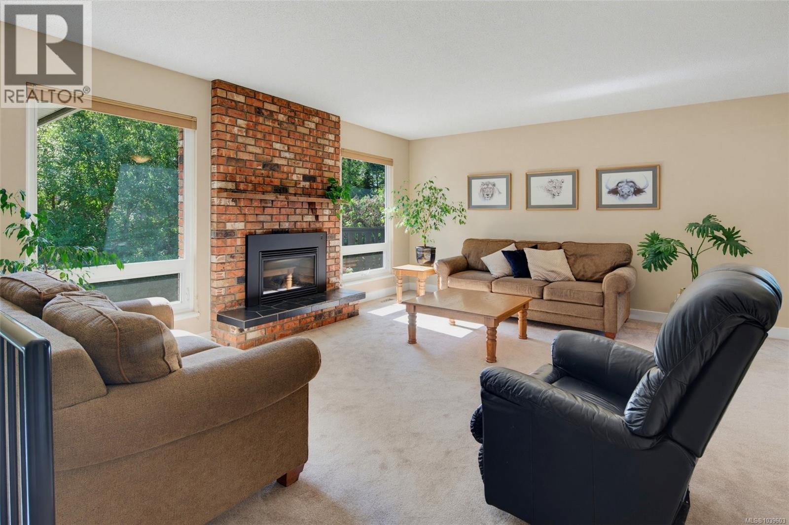  755 Mann Avenue, Saanich