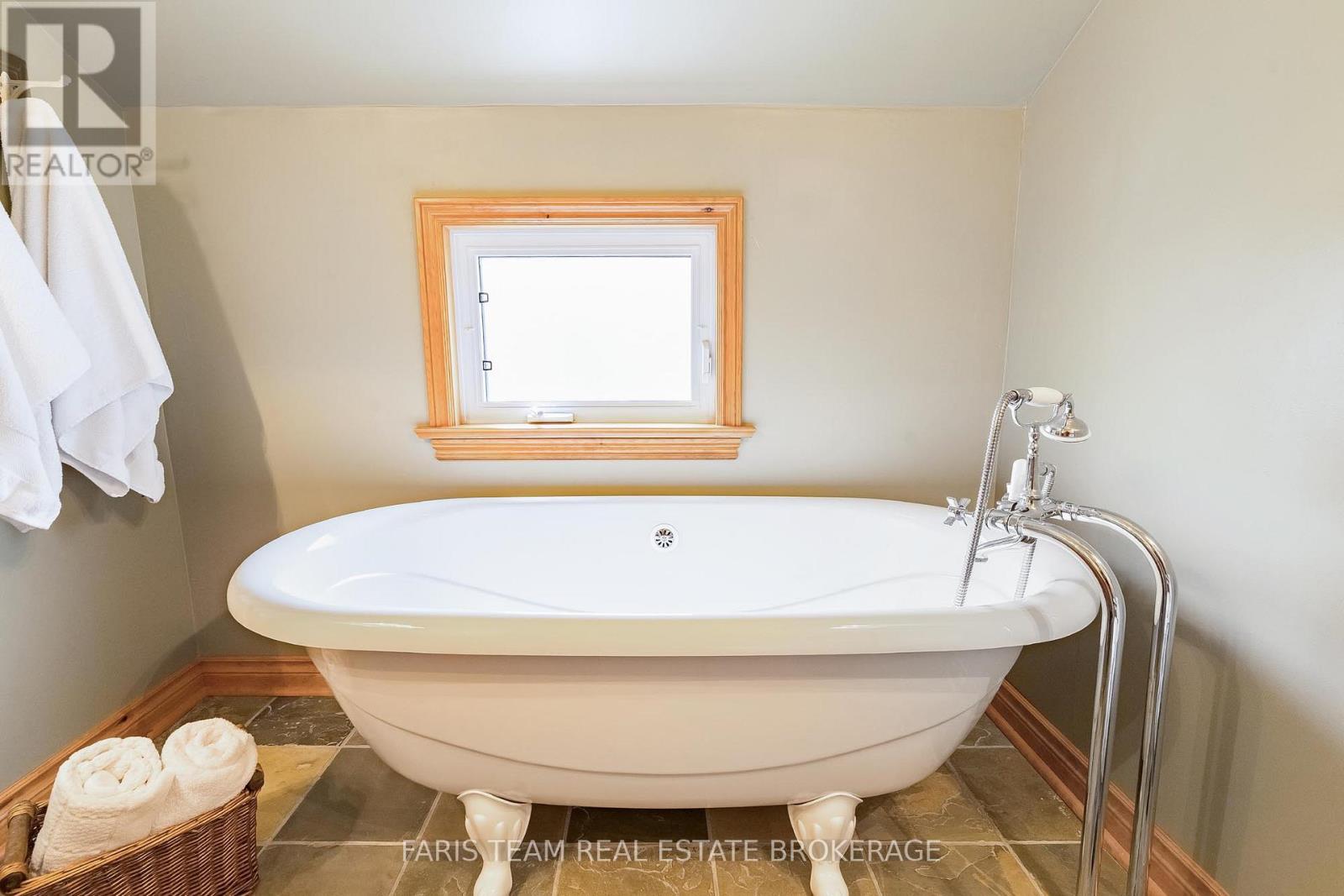 46 HURONWOODS DRIVE - 28