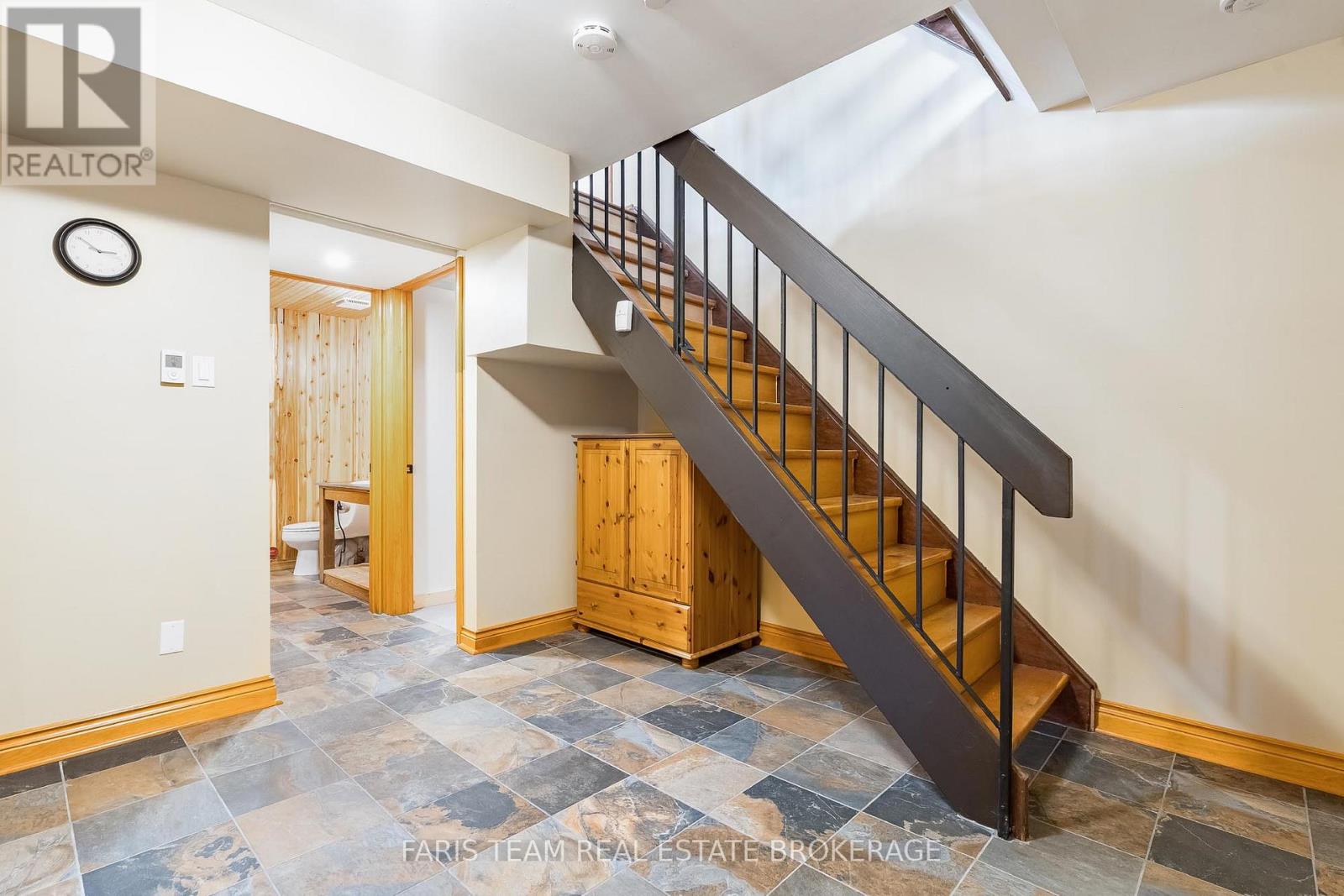 46 HURONWOODS DRIVE - 30