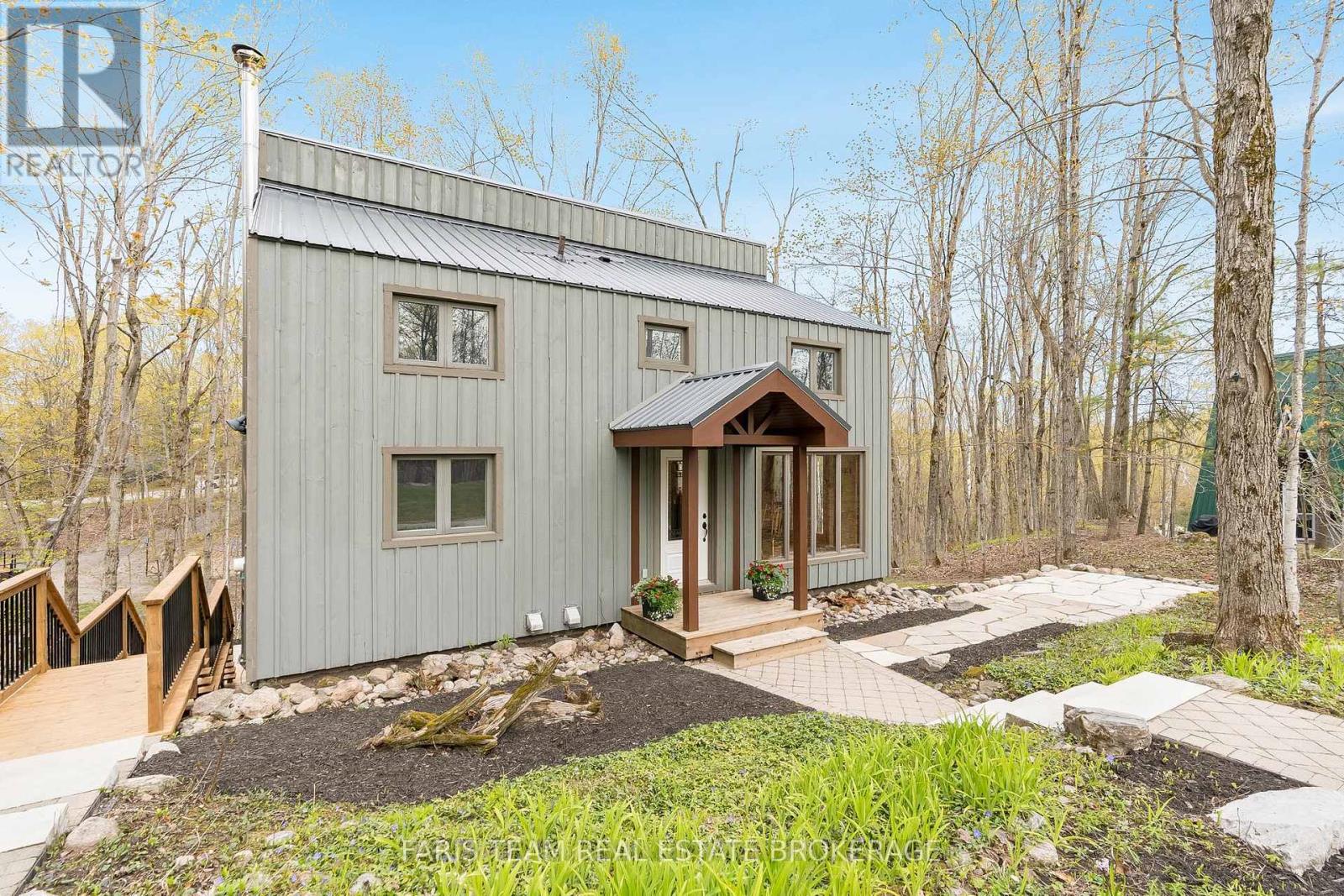 46 HURONWOODS DRIVE - 4