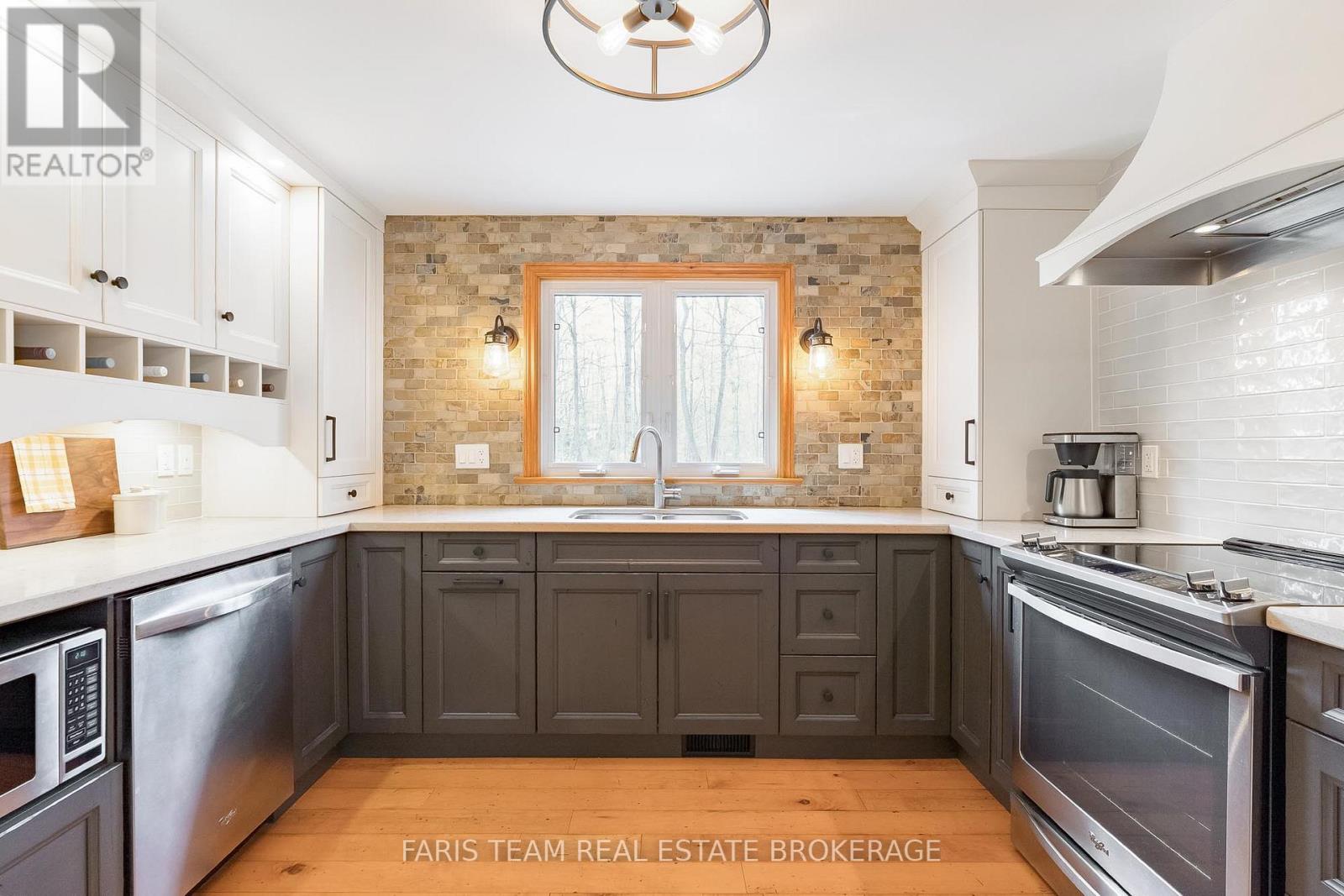 46 HURONWOODS DRIVE - 6