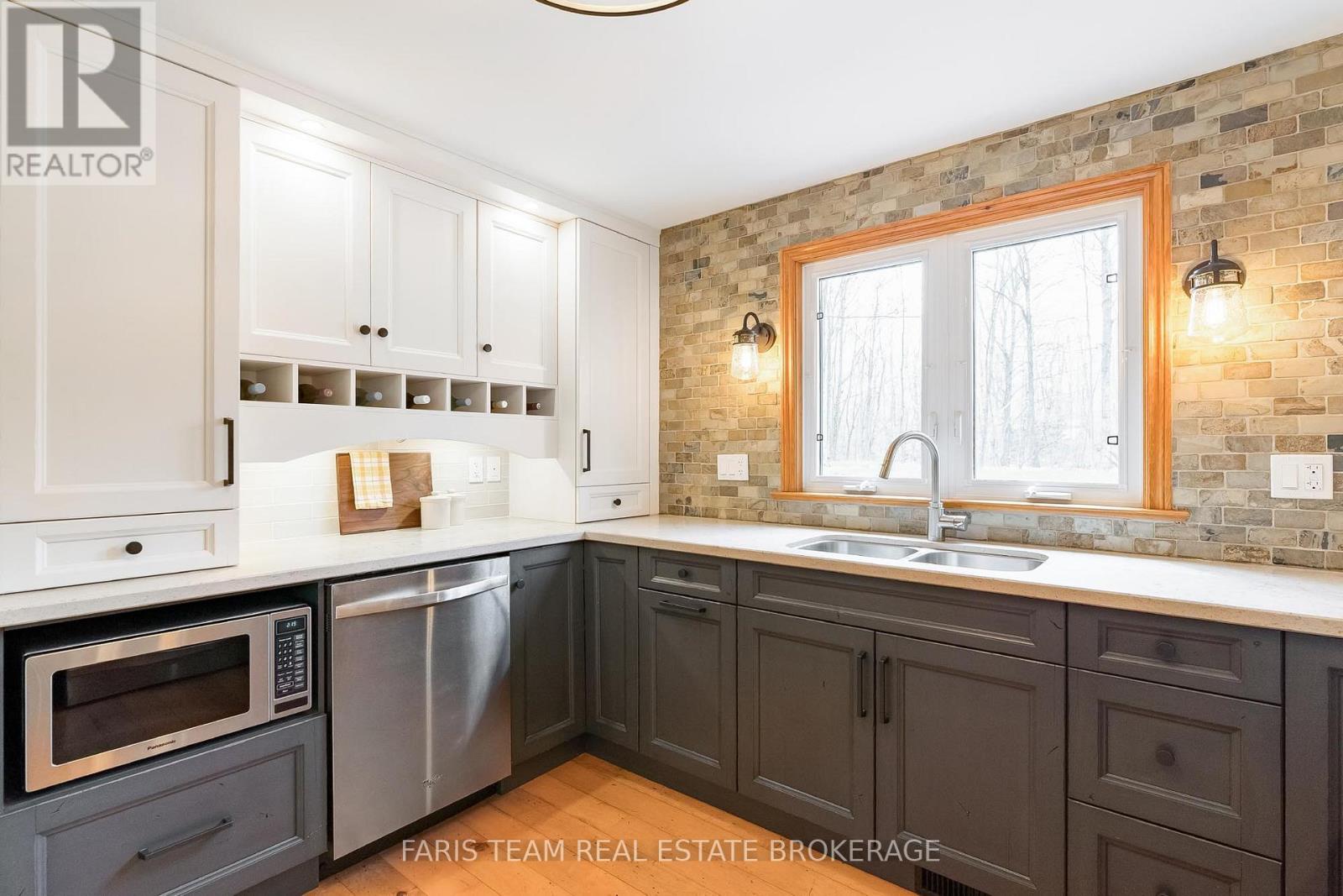 46 HURONWOODS DRIVE - 7