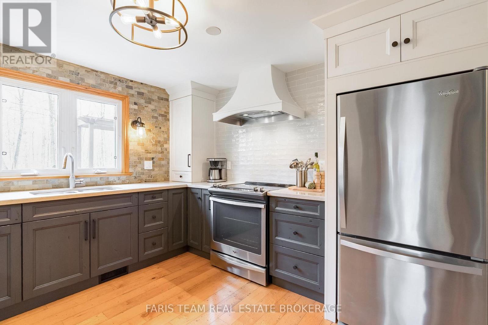 46 HURONWOODS DRIVE - 8