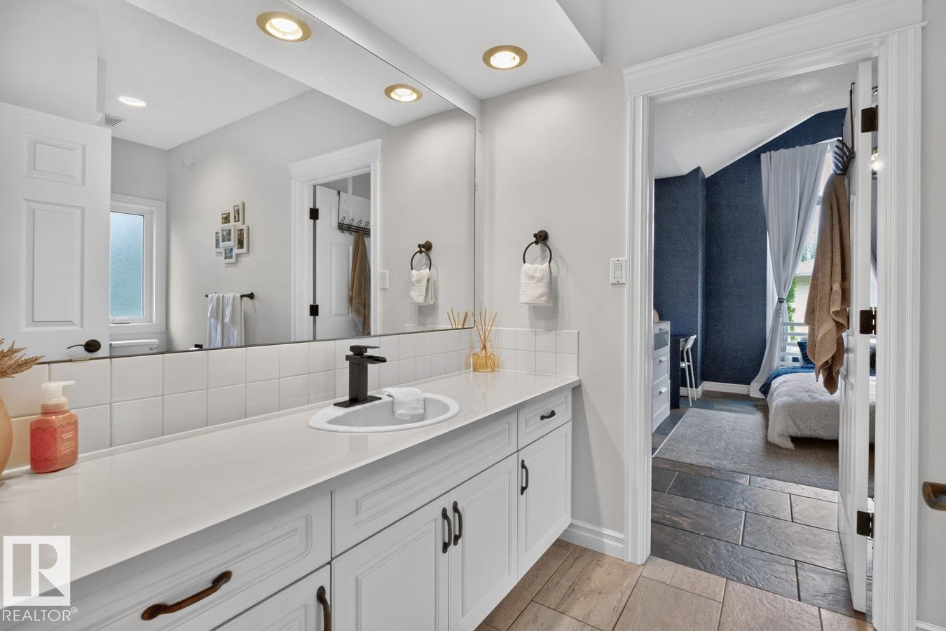 9 BAKER PL — photo 31